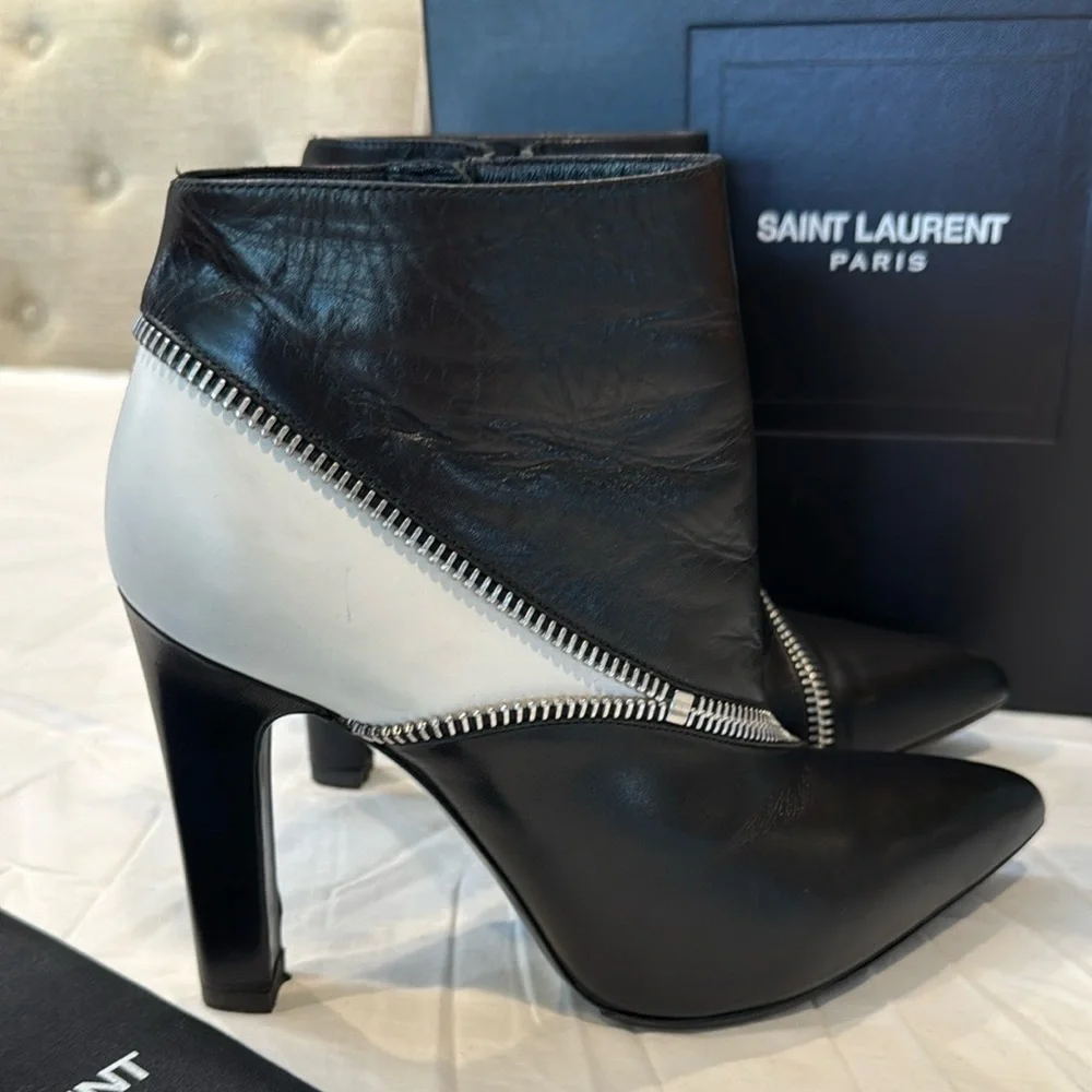 Saint Laurent Black and White Ankle Boots - Picture 3 of 16